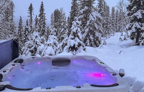 Outdoor spa tub - Lovely home in Eggedal with WiFi (Eggedal)