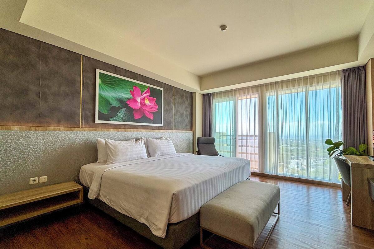 Superior Double Room, Sea View | Desk, laptop workspace, free WiFi, bed sheets