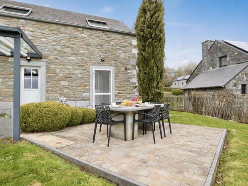 Nice apartment for 4 with a lovely terrace.