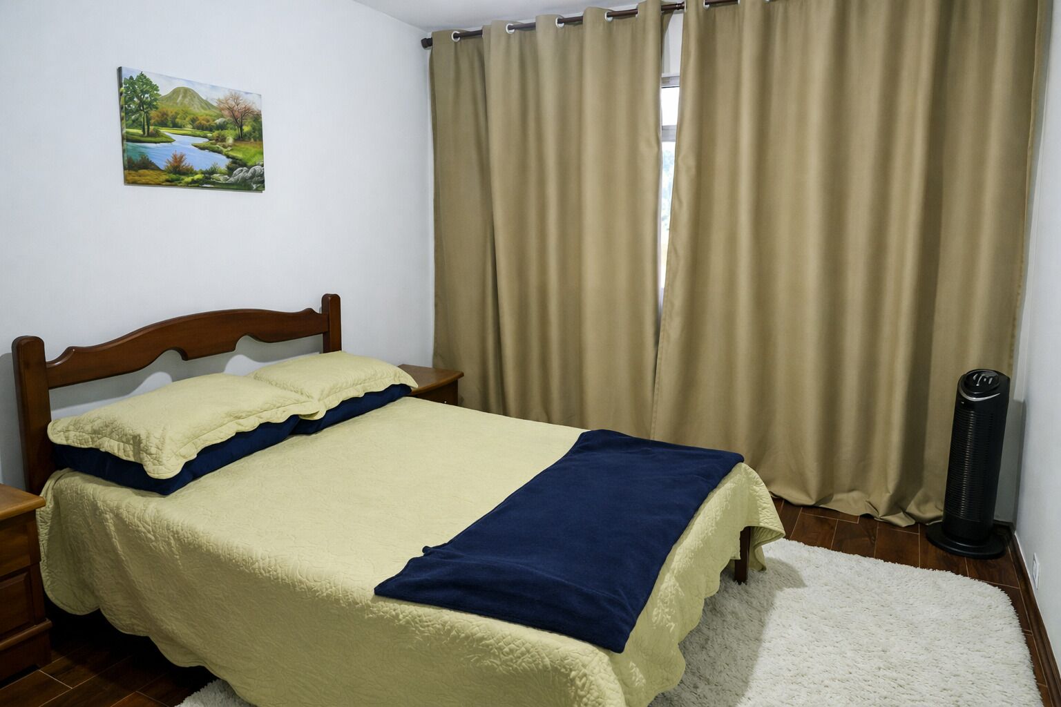 3 bedrooms, iron/ironing board, bed sheets