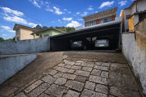 Unclassified image, 3 of 21, button