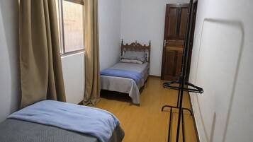 3 bedrooms, iron/ironing board, bed sheets