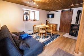 Unclassified image, 2 of 9, button - Vrbo Property (Splügen)