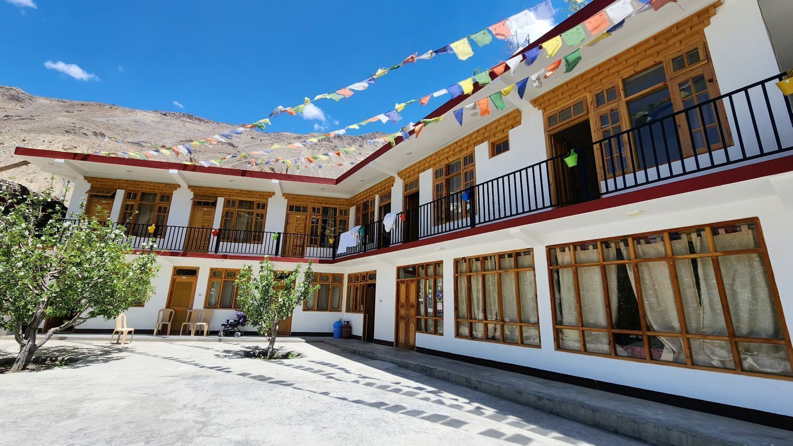 المنشأة من الخارج