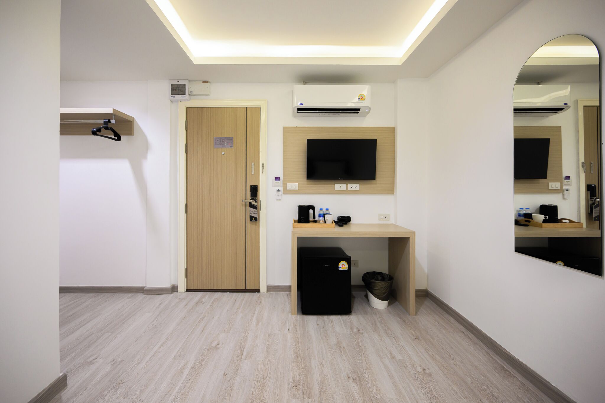 Deluxe Twin (No window) | Coffres-forts dans les chambres, bureau