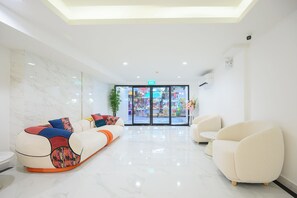 Quầy tiếp tân