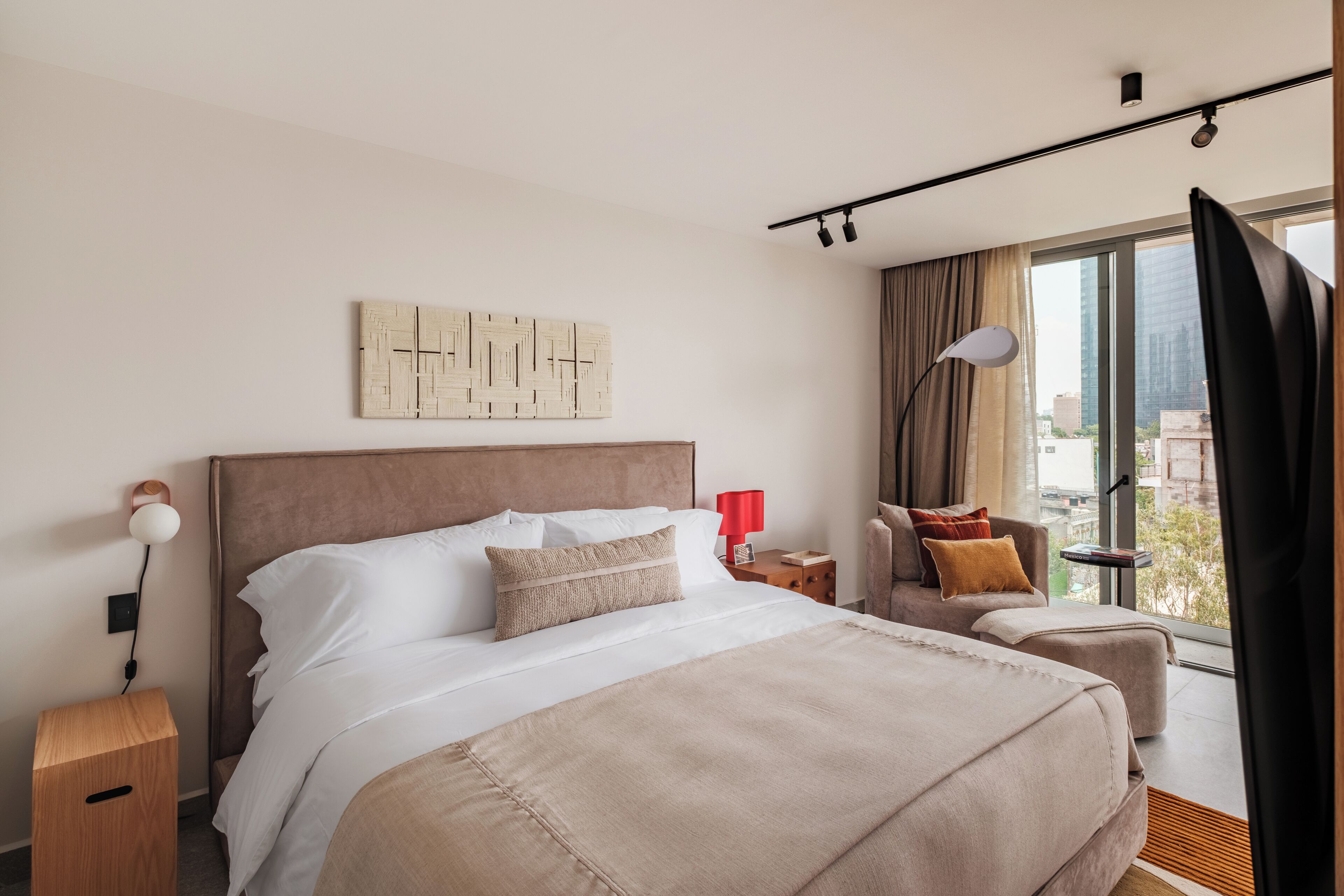 Studio, 1 King Bed, Balcony