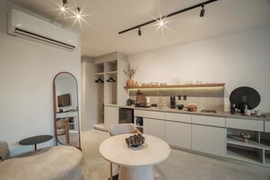 Deluxe Room, 1 King Bed, Balcony | Private kitchen - Nomu Mexico City by Lumina (Mexico)