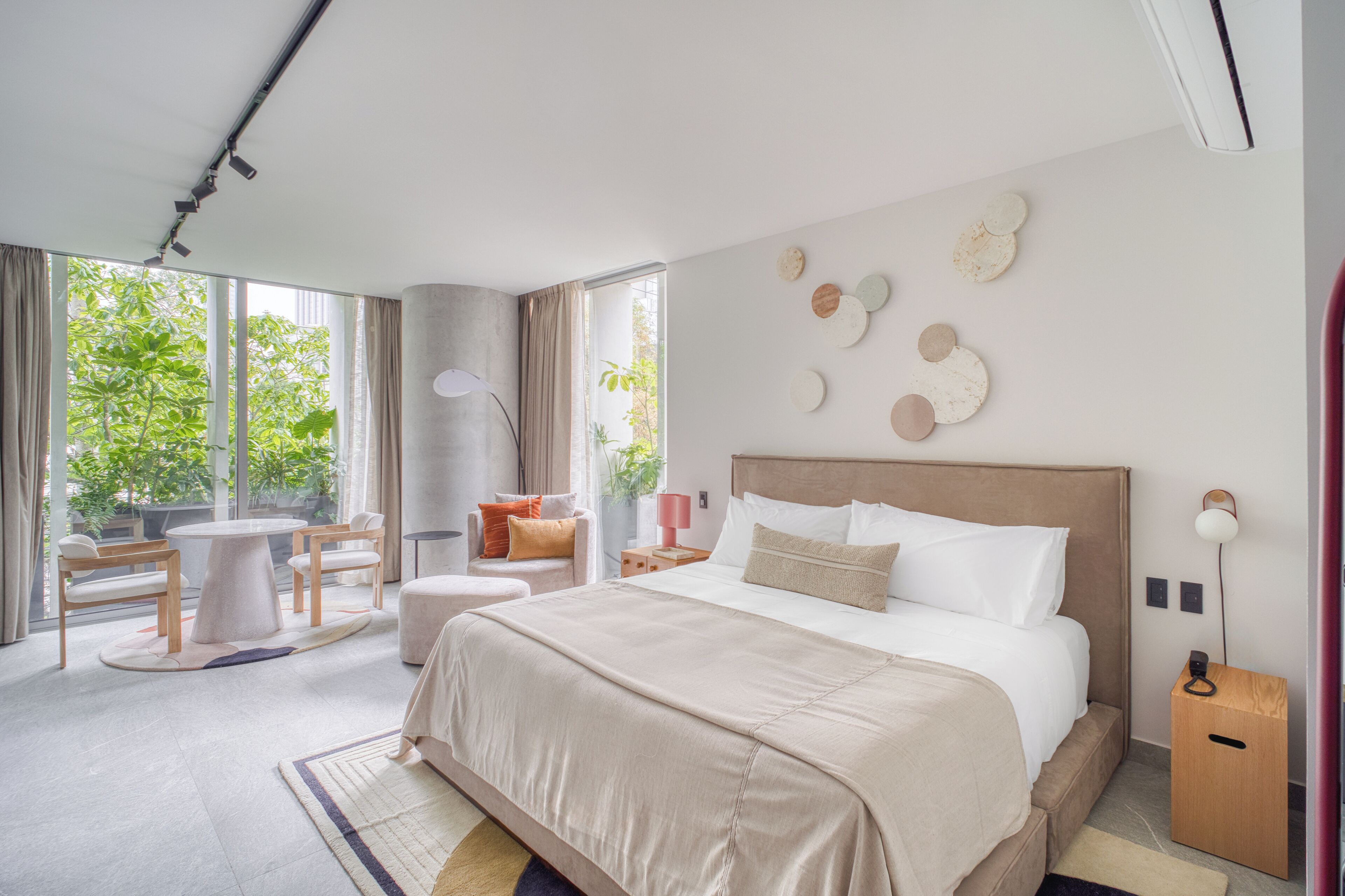 Deluxe Studio, 1 King Bed, Balcony | Premium bedding, down comforters, in-room safe, individually decorated