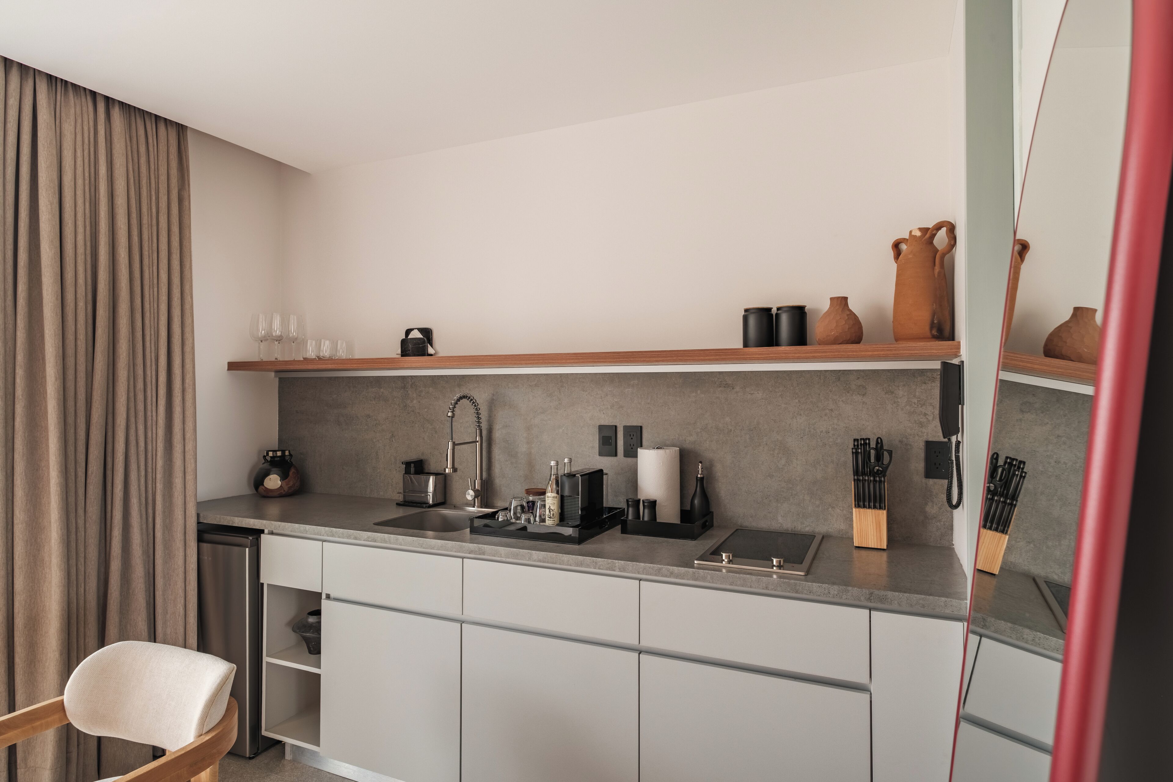 Studio, 1 King Bed, Balcony | Private kitchen