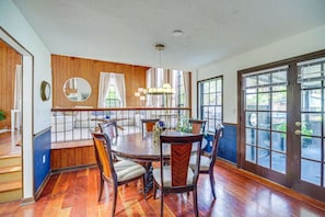 Dining - Moon Beach Manor | 5BR Retreat w/ Pool & Hot Tub (Cocoa Beach)