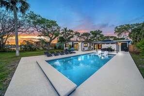 Pool - Cocoa Beach 4BR/2BA Retreat w Heated Pool (Cocoa Beach)