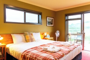 Comfort Double or Twin Room - Timber Trail Lodge & Transport (Piropiro)