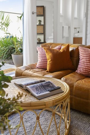 Interior - Le Petite Cott - cheerful escape by the beach (Cottesloe)
