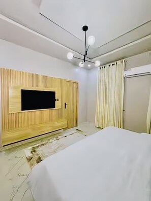 2 bedrooms, WiFi, bed sheets - Luxury apartment in Lekki Scheme 2 with fitness room & Coastal Road Access (Lekki)