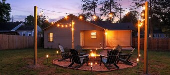 Luxury Home 1 Mile to Masters · Sleeps 10 · Fire Pit & Designer Style