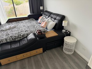 Room - Mountain View cozy home (Wallan)