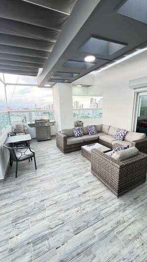 Living area - PENTHOUSE PRIVATE POOL BBQ MAID HEART OF SANTO DOMINGO (Santo Domingo)