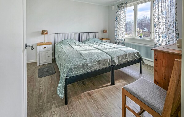 1 bedroom, travel cot, free WiFi