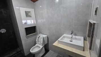 Deluxe-Zimmer, Gartenblick | Badezimmer