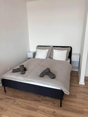 Room - Central, modern studio apartment (Salzgitter)