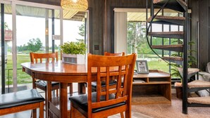 Dining - Stunning Cabin Getaway Perfect for Large Groups Situated in Boyne Falls, Michigan (Boyne Falls)