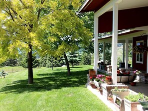 Property grounds - Secluded Cottage Rental on 305-Acre Ranch in Stevens County, Washington (Rice)