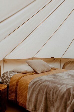 1 bedroom, bed sheets - Peaceful Bell Tent Rental with Wilderness Views near Zion National Park, Utah (Hildale)