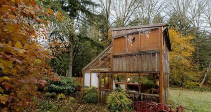 Romantic Cottage for Couples Getaway near Portland | Oregon Rentals