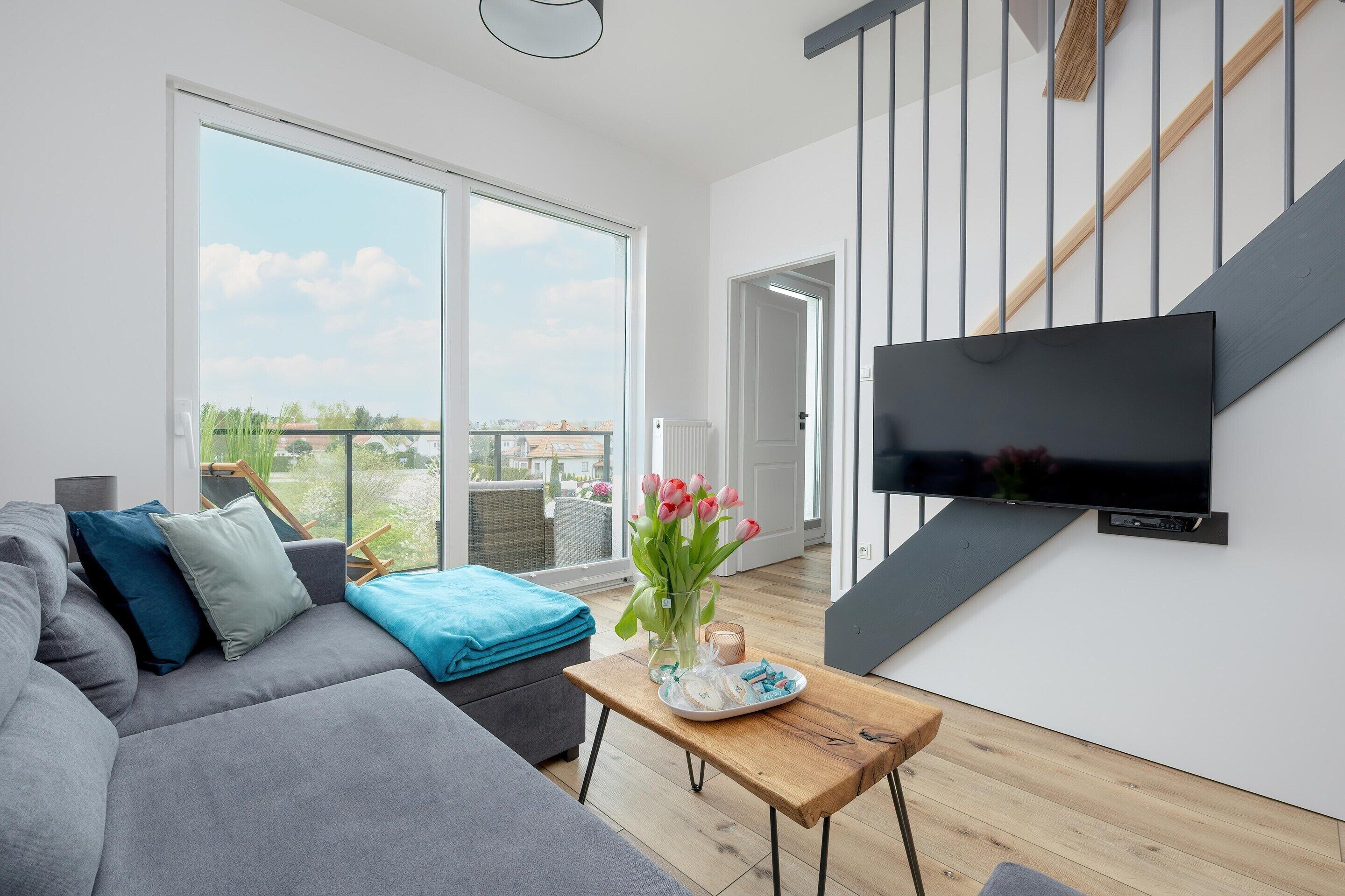 Classic Apartment, 4 Bedrooms | Living room