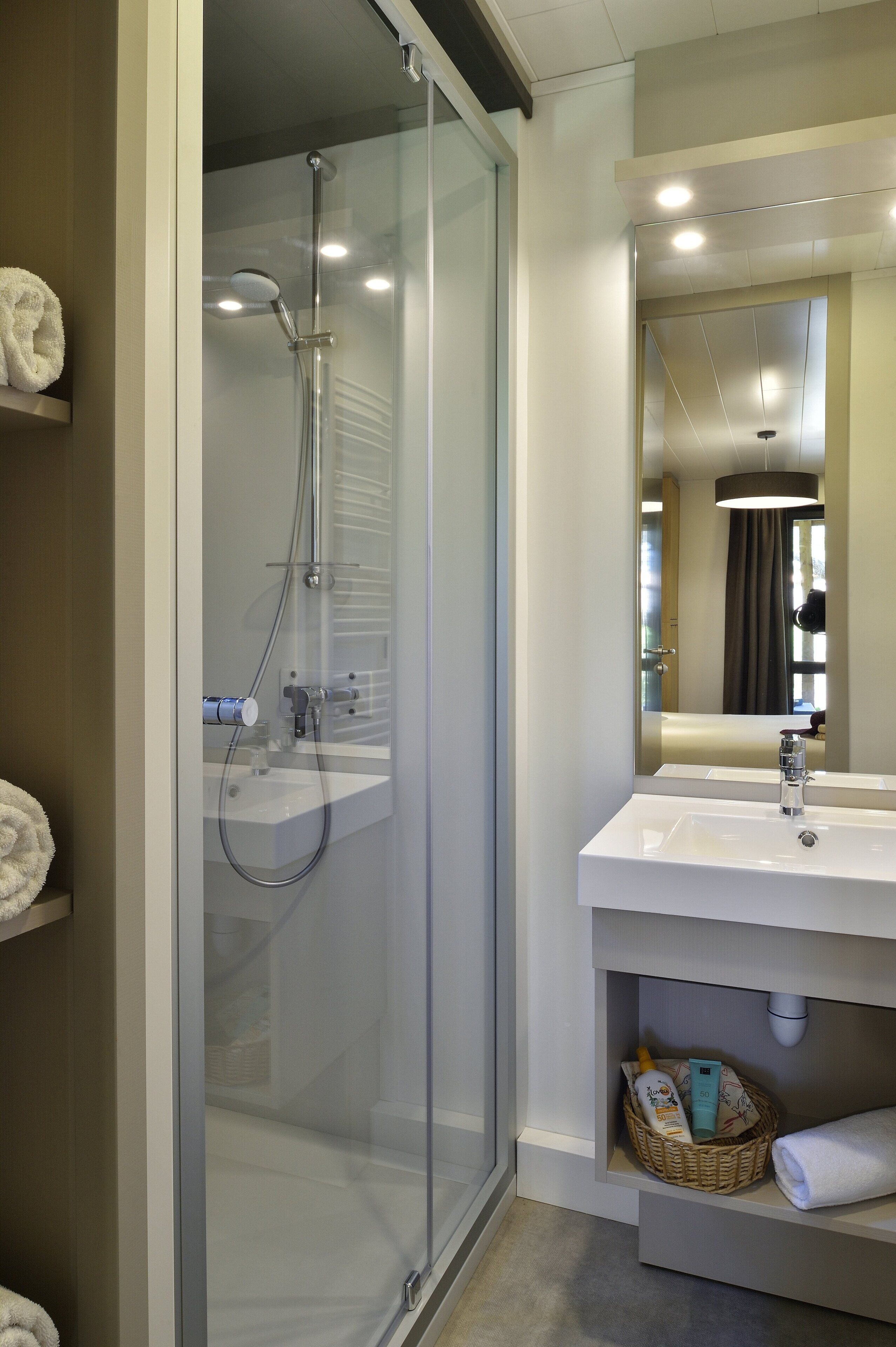 Classic Chalet, 2 Bedrooms | Bathroom | Shower