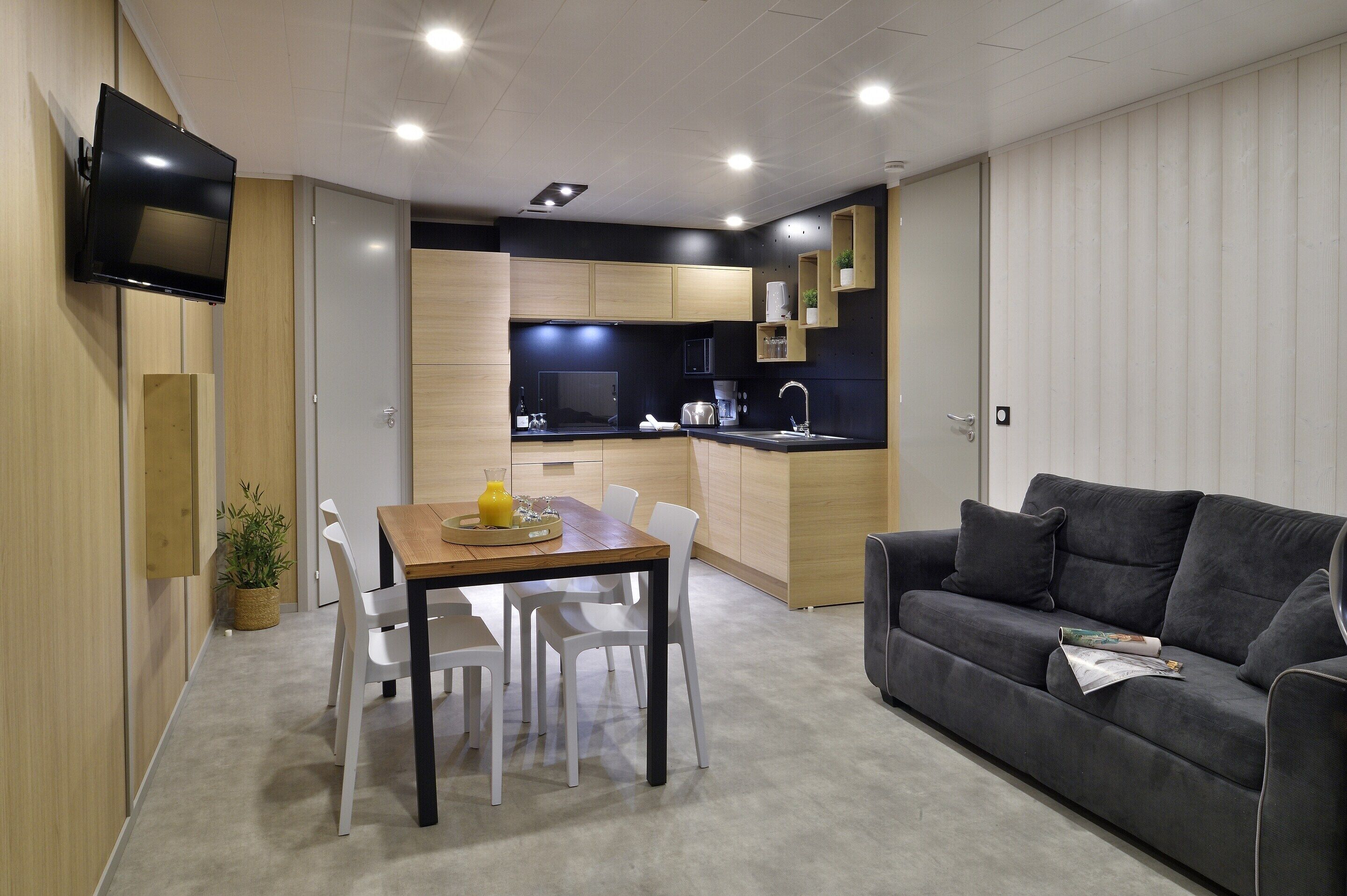 Classic Chalet, 2 Bedrooms | Living room