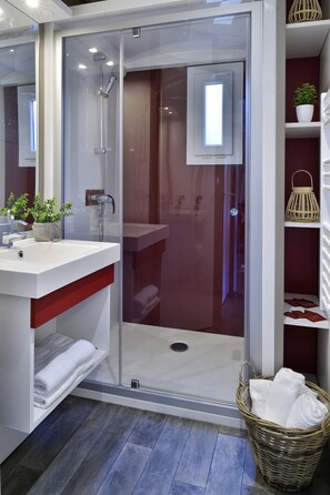 Comfort Chalet, 2 Bedrooms | Bathroom | Shower - Group Stay Near Sea in Propriano (Belvedere-Campomoro)
