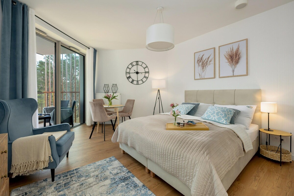 Classic Apartment, 1 Bedroom | 2 bedrooms, iron/ironing board, individually furnished