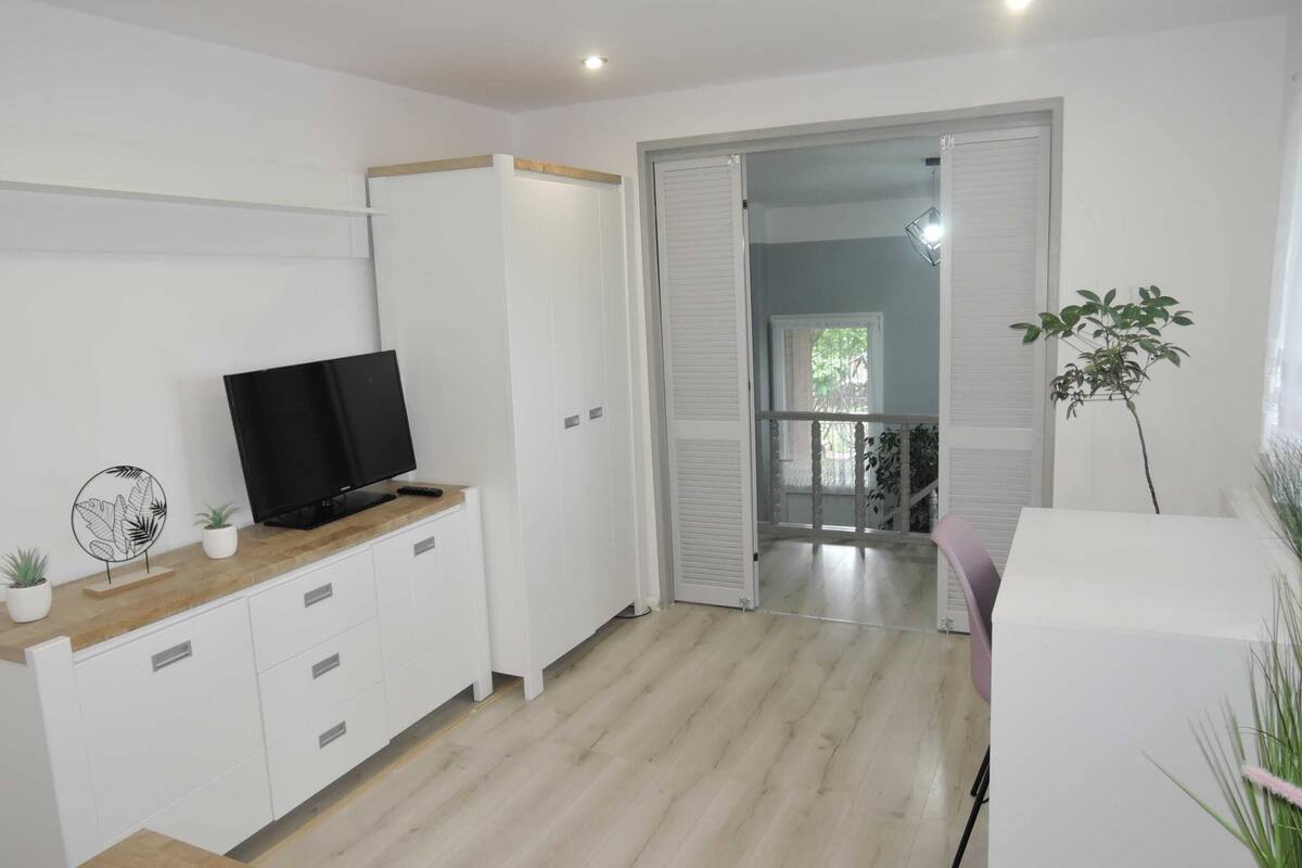 6 Schlafzimmer, individuell eingerichtet, Bettwäsche