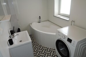 Classic House, 3 Bedrooms | Bathroom