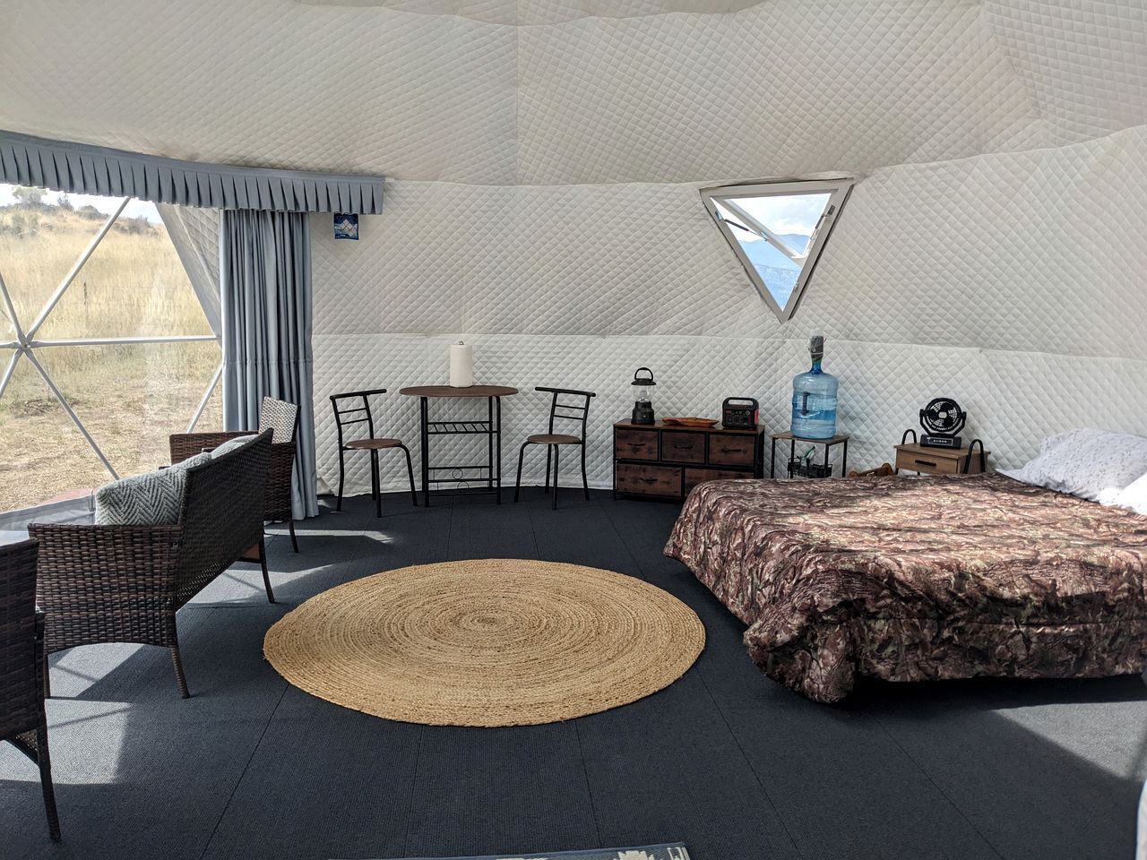 1 dormitorio y ropa de cama