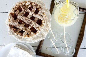 Food and drink - Luxury Cottage Rental with Modern Vintage Interior near Houston, Texas (Round Top)