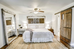 1 habitación, tabla de planchar con plancha, wifi y ropa de cama 