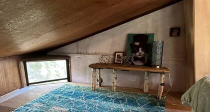 Cozy Unique Cottage for a Peaceful Escape in Nature in Topanga, California