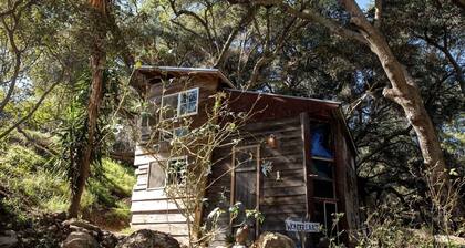Cozy Unique Cottage for a Peaceful Escape in Nature in Topanga, California