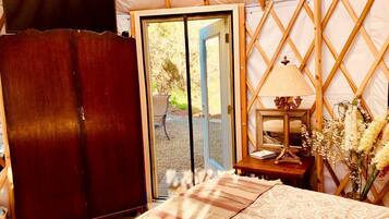 1 bedroom, desk, iron/ironing board, WiFi