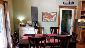 Dining - Spacious, Year-Round Cabin with Hot Tub in Packwood, Washington (Packwood)
