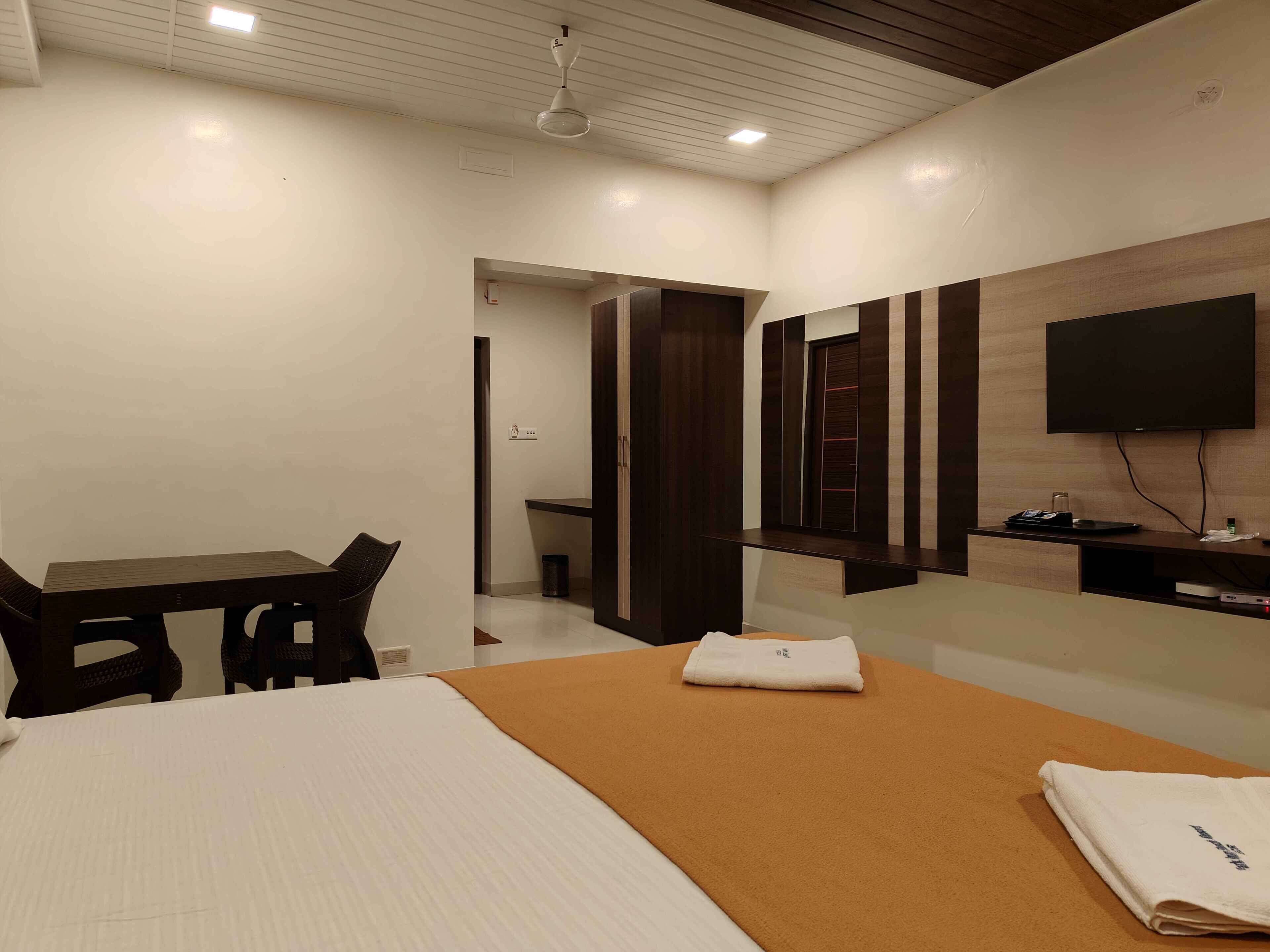 Deluxe Double Room, Balcony, Garden View