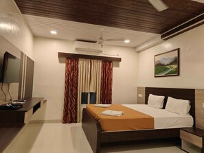 Deluxe Double Room, Balcony, Garden View - Park Inn Beach Resort (Chennai)