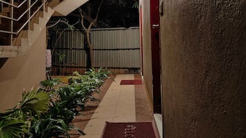 Deluxe Double Room, Balcony, Garden View | Property grounds