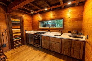 Geladeira, fogão, cooktop, cafeteira/chaleira