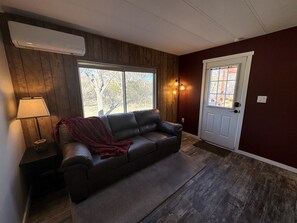Living area - Cozy Creekside Cottage with Deck and Fire Pit in Camp Verde, Arizona (Camp Verde)