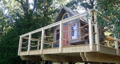 Texas Safari Camp Hummingbird Tree House