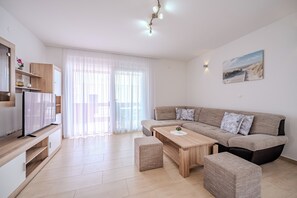 Classic-Apartment, eingeschränkter Meerblick | Ausblick vom Zimmer